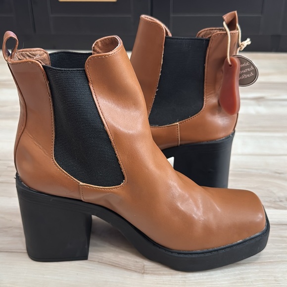 MIA Burnap Heeled Chelsea Ankle Boot - Picture 6 of 9